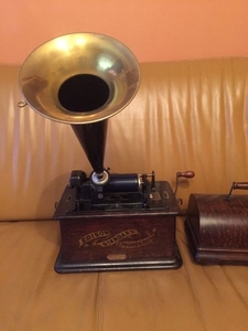 Standard Phonograph - Wood - ca. 1904