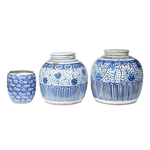 Two similar Chinese blue and white porcelain jars and...
