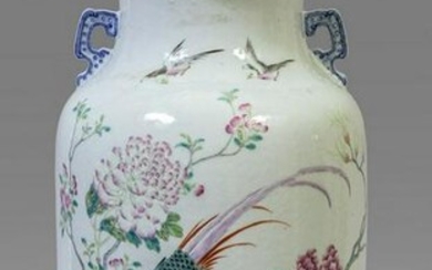 Vaso in porcellana, decorazione con uccelli e