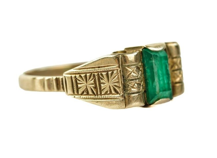 Victorian Ladies Emerald Ring