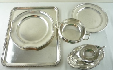 Wiskemann - Set bestaande uit 1 dienblad, 3 serveerschalen en 1 sauskom - Serving plate - Silver-plated