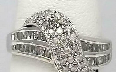 1 CT. PAVE ROUND & BAGUETTE DIAMOND CROSS OVER RING IN