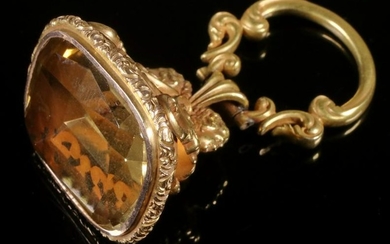 VICTORIAN WATCH FOB IN 18K GOLD
