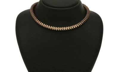 Karen Strand: A flexible 14k gold necklace. L. app. 39 cm. Produced at Dragsted. Weight app. 47.5 g.