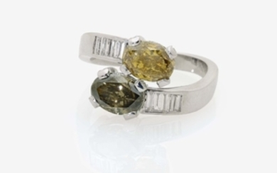 Vis-à-Vis-Ring mit zwei ovalen Diamanten