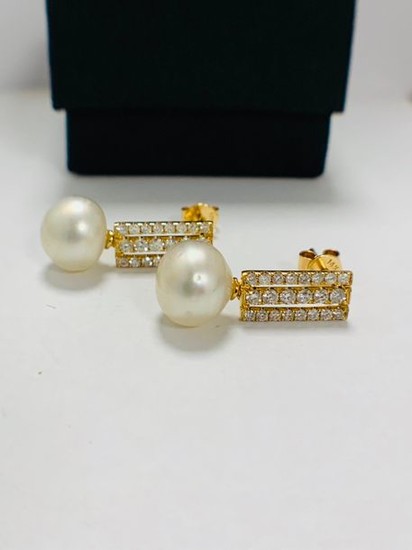 14ct Yellow Gold Pearl and Diamond drop earrings...
