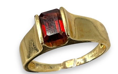 14kt Gold and Garnet Ring