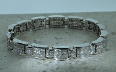 18 Karat White Gold and Diamond Bracelet