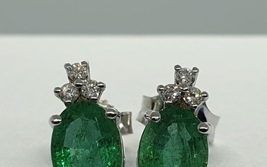 18 kt. White gold - Earrings - 2.02 ct Emerald - Diamonds