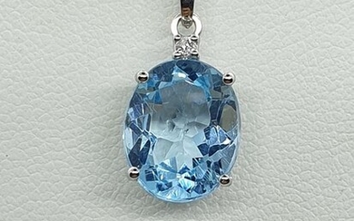 18 kt. White gold - Necklace with pendant - 3.90 ct Topaz - Diamond