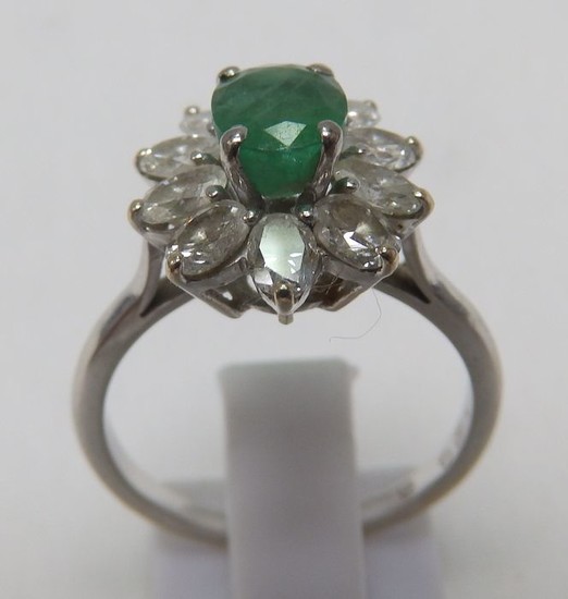 18 kt. White gold - Ring Emerald - Diamonds