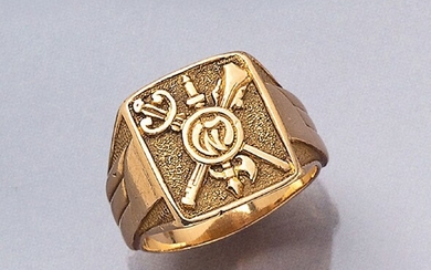 18 kt gold ring, flying squadron WWII...