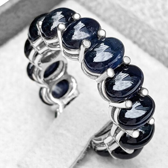 18.86 Carat Blue Natural Oval Cabochon Sapphire Eternity Band - 14 kt. White gold - Ring - No Reserve
