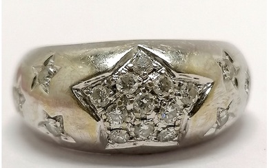 18ct hallmarked white gold ring with diamond set star design...