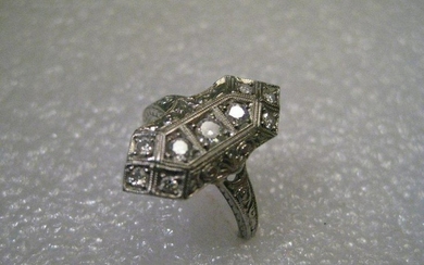 18kt White Gold Art Deco Diamond Ring Engagement Ring