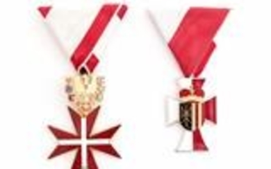 Zwei Orden: Goldenes Ehrenzeichen für Verdienste um die Republik Österreich