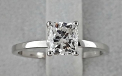 IGL 1.01 ct D/SI1 cushion treated diamond ring made of 18 kt white gold - size 6.5