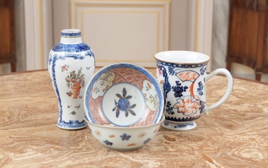 A collection of 4 porcelains, China, 18th-19th century, various sizes