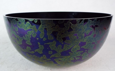 Royal Brierley irridescant art glass nut bowl. 8 inches in diameter, 4 inches tall. Excellent condition.