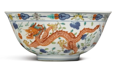 A FINE WUCAI 'DRAGON AND PHOENIX' BOWL DAOGUANG SEAL MARK AND PERIOD