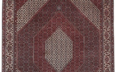 A Bidjar carpet, Persia. Medallion design. Good quality. C. year 2000. 345×251 cm.