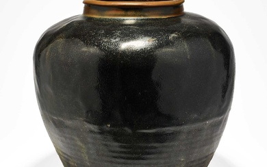 A CHINESE BLACK-GLAZED STONEWARE LOBED JAR, PROBABLY MING DYNASTY, 16TH/17TH CENTURY