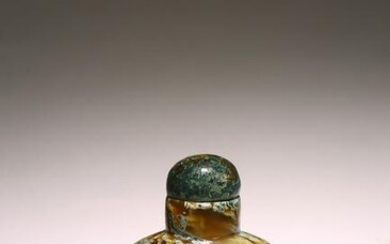 A CHINESE MOSS AGATE CARVED SNUFF BOTTLE