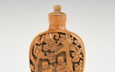 A CHINESE QING DYNASTY BOXWOOD SNUFF BOTTLE