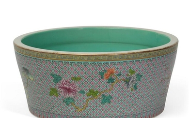 A Chinese Famille Rose porcelain low jardiniere