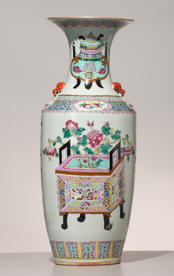 A Chinese famille rose vase, paired with Fu lion head handles, H 59,5 cm