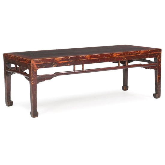 A Chinese hardwood table. Qing Dynasty, late 19th century. H. 53 cm. L. 154 cm. D. 60 cm.