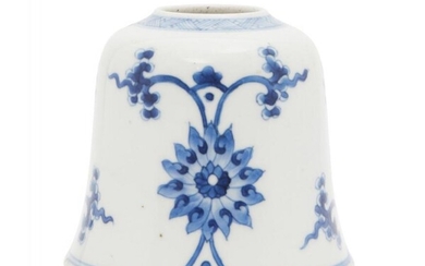 A Chinese porcelain bell-shaped vase, Kangxi period,...