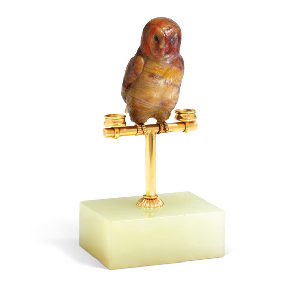A GOLD-MOUNTED PETRIFIED WOOD AND BOWENITE MODEL OF AN OWL, ATTRIBUTED TO DENISOV-URALSKII, RUSSIA