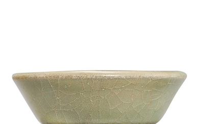 A LONGQUAN CELADON WASHER SOUTHERN SONG DYNASTY 南宋 龍泉青釉洗