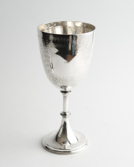 A STERLING SILVER CHALICE, ENGRAVED, HALLMARKED MAPPIN AND WEBB LONDON, 24.5 CM HIGH, LEONARD JOEL LOCAL DELIVERY SIZE: SMALL