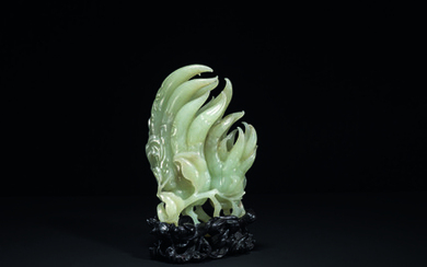 A WHITE JADE 'FINGER CITRON' CARVING