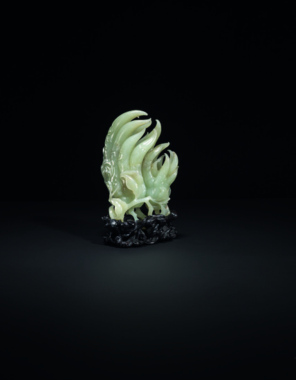 A WHITE JADE 'FINGER CITRON' CARVING