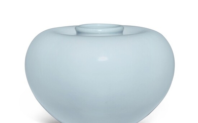 A fine and rare clair-de-lune-glazed apple-shaped jar, Mark and period of Kangxi | 清康熙 天藍釉蘋果尊 《大清康熙年製》款