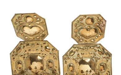 A pair of Baroque style brass wall scones. C. 1900. H. 55....
