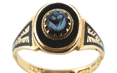 AN ANTIQUE CAMEO MOURNING RING