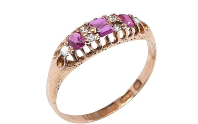 AN ANTIQUE DIAMOND AND RUBY DRESS RING