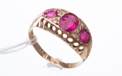 AN ANTIQUE RUBY AND ROSE CUT DIAMOND RING IN 9CT ROSE GOLD, HALLMARKED CHESTER, 1912, MAKER W.N, SIZE L, 1.8GMS