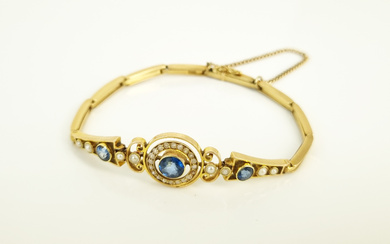 AN ANTIQUE SAPPHIRE PEARL AND 15ct GOLD BRACELET