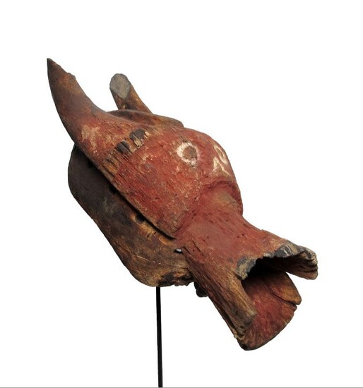 Afrique. Masque de buffle expressif de la tribu des Mumuyé du nord-est du Nigéria au...