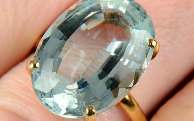 An aquamarine single-stone ring.Aquamarine calculated weight 9.53cts, based on estimated dimensions