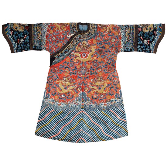 An embroidered silk robe, Qing dynasty, 19th Century.