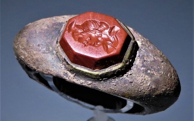 Ancient Roman Gold, Silver and Jasper Important intaglio ring depicting Serapis, published (book included). Exellent style.