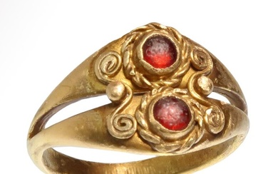 Ancient Roman Gold and garnet Ring with Garnets