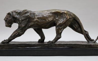 BARYE (après) "Tigre en marche" sculpture en bronze sur socle en marbre noir - Hauteur...