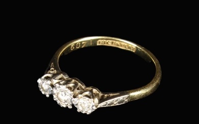 Bague en or 18 carats pour femme, sertie de trois diamants dans une monture en...
